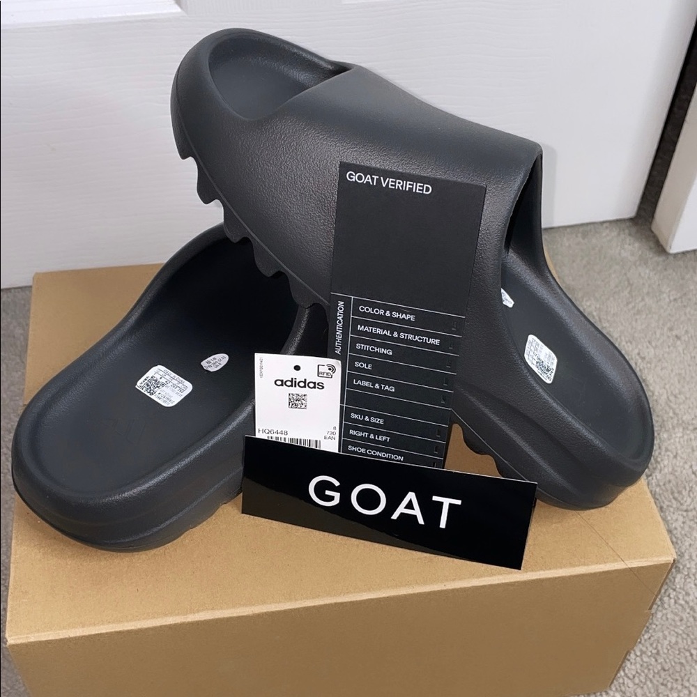 YEEZY SLIDES